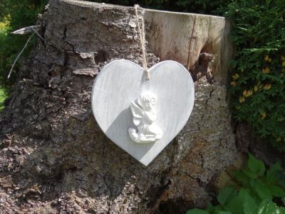 Dřevěné srdce s andílkem patina