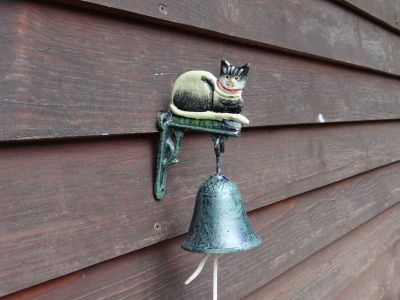 foto: Litinový zvonek KOČIČKA