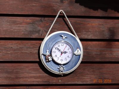 foto: Dřevěné nástěnné hodiny