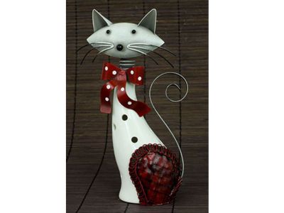 foto: Porcelánová kočička sedící ČERVENÁ