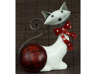 foto: Porcelánová kočička ležící ČERVENÁ
