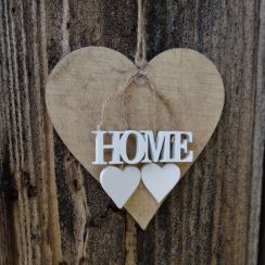 foto: Srdce dřevěné s nápisem HOME se srdíčky